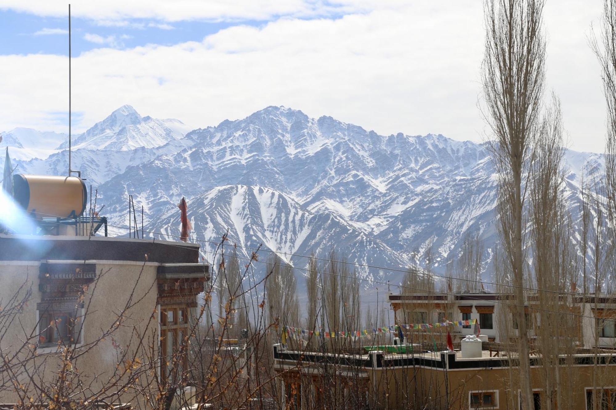 Hotel Palam Hills Leh Esterno foto