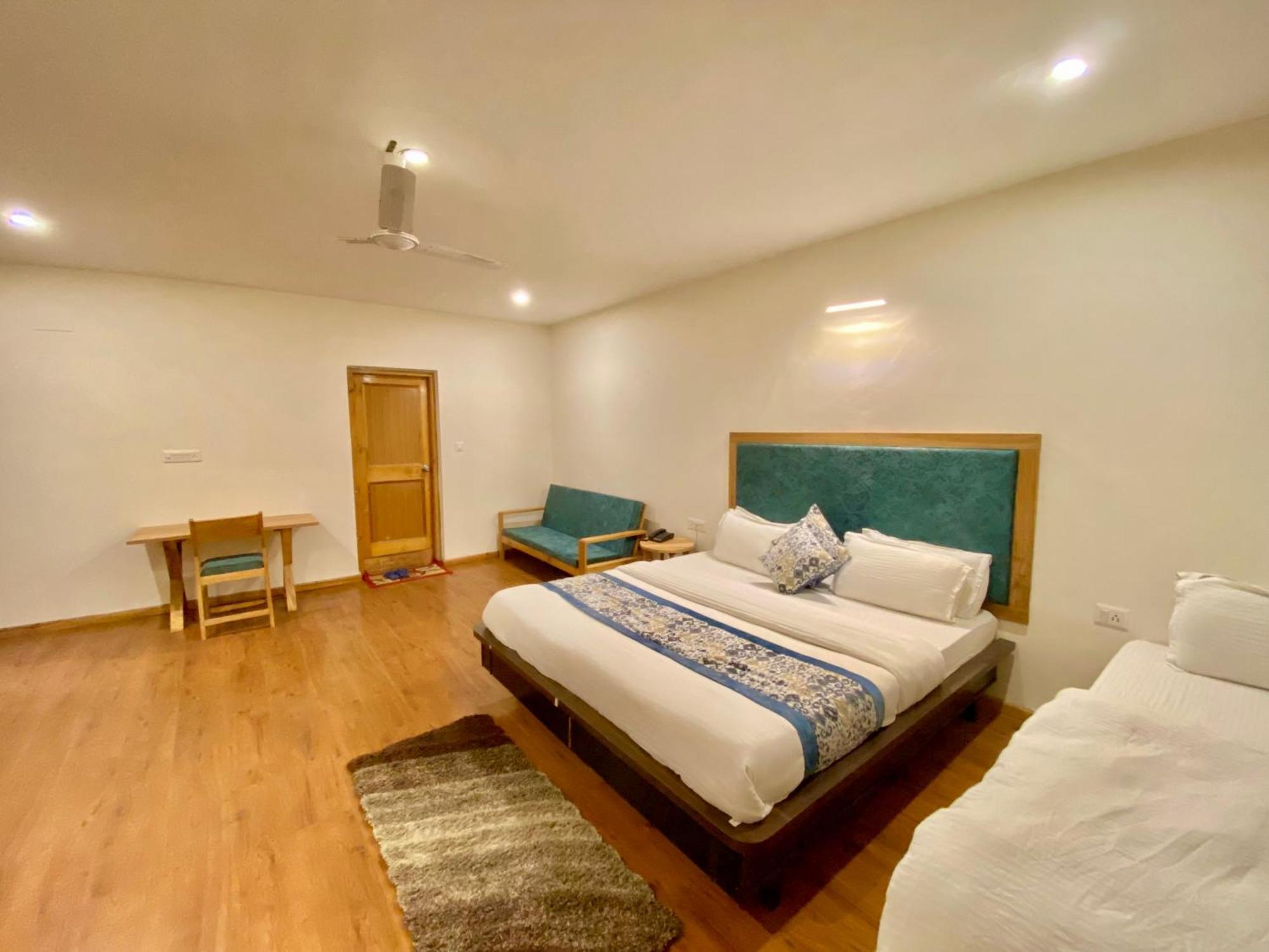 Hotel Palam Hills Leh Esterno foto